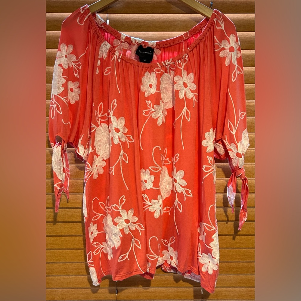 NWOT Liv Los Angeles Off-Shoulder Floral Tie-Sleeve Tunic in Coral size 2XL